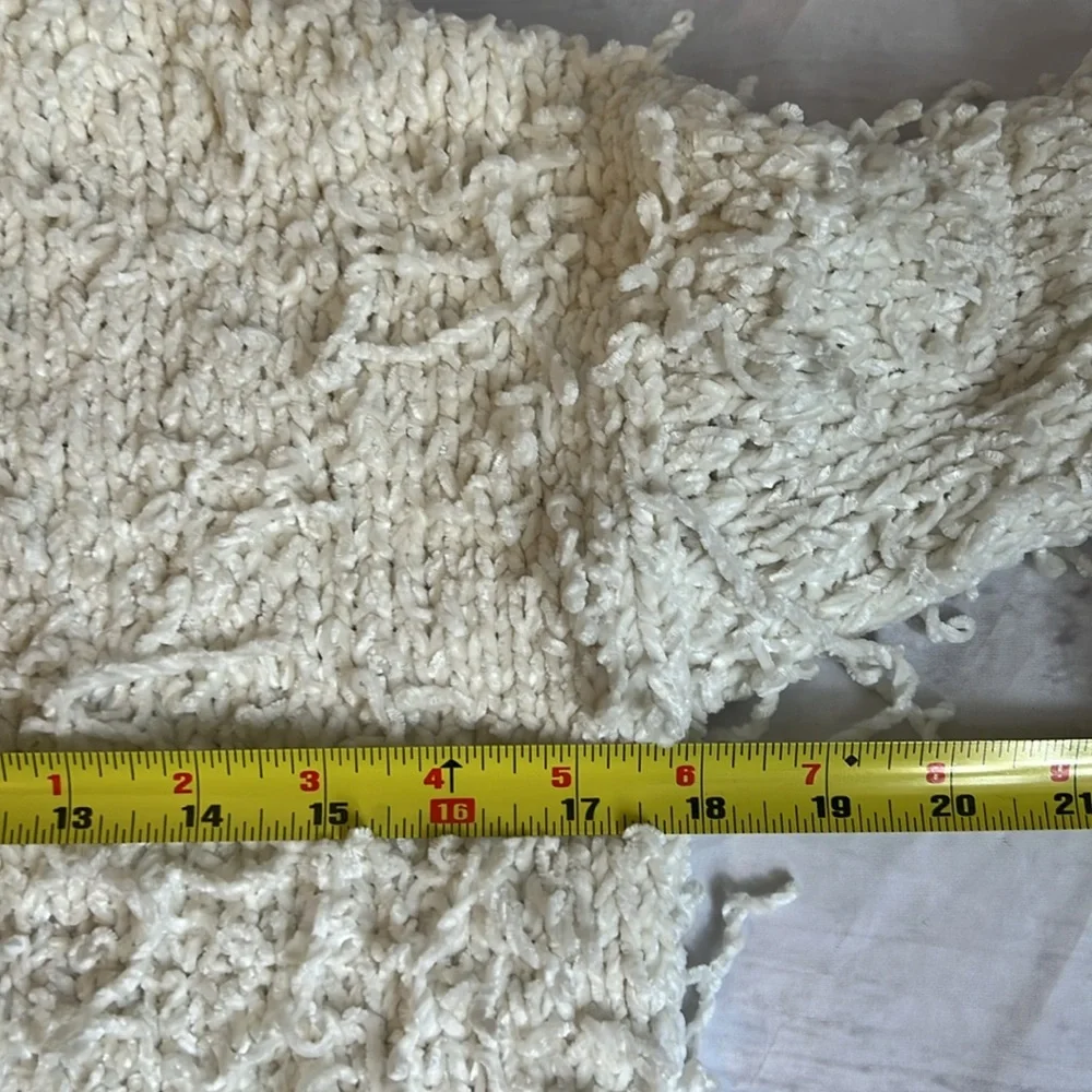 Urban Outfitters White Crop Mock Neck Shaggy Soft Sweater, SZ: XS - Picture 3 of 7